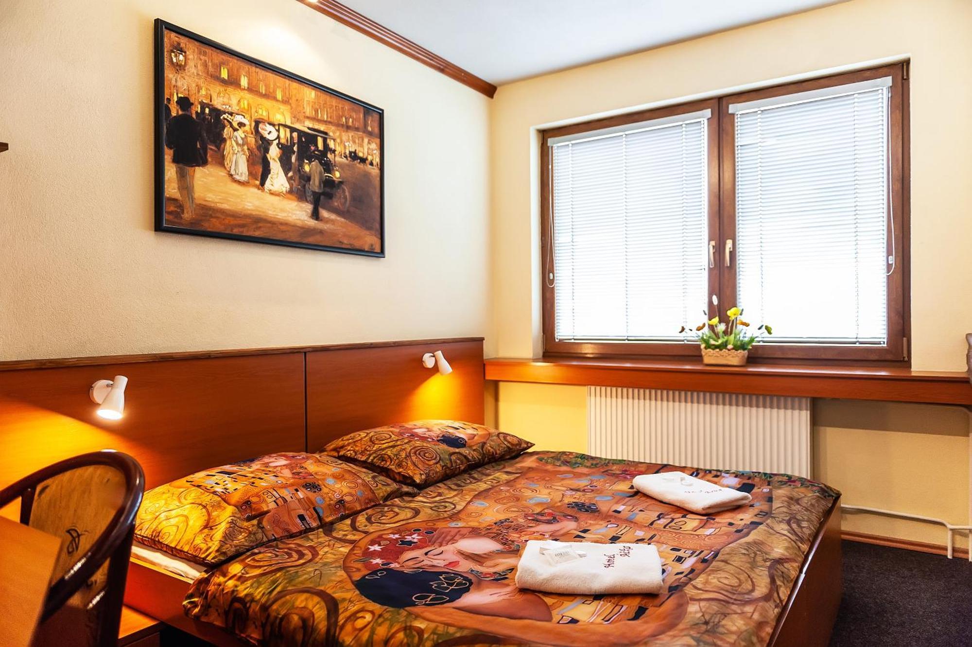 Hotel Acko 鲁容贝罗克 外观 照片